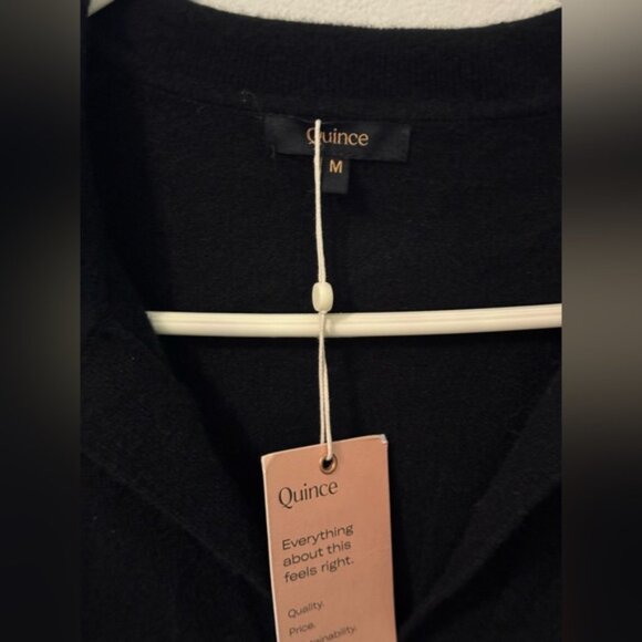 NWT Quince Classic V Neck Black Sweater Size M - Picture 2 of 6